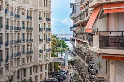 Appartement - 99 m² - 3 pièces