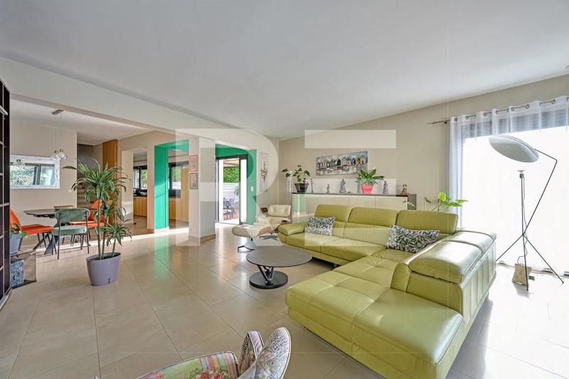 Maison - 185 m² - 6 pièces