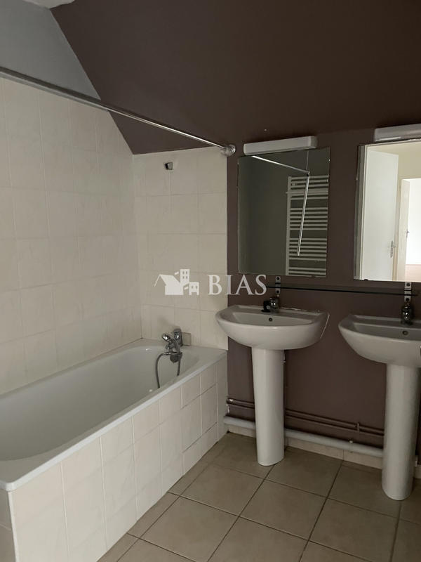 Maison - 83 m² - 5 pièces