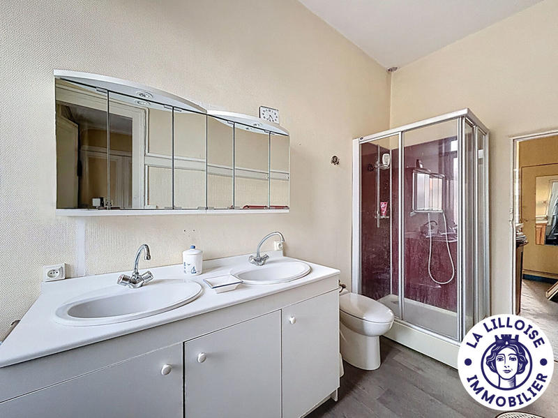 Maison - 260 m² - 8 pièces