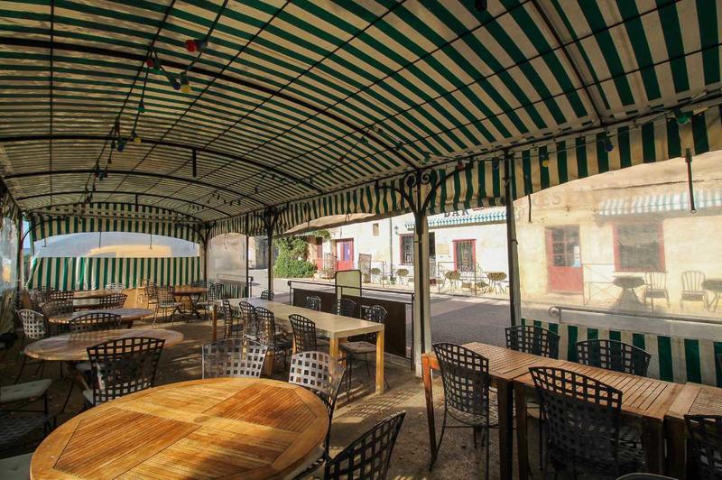 Local commercial - 159 m² - 8 pièces