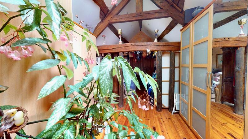 Maison - 230 m² - 8 pièces