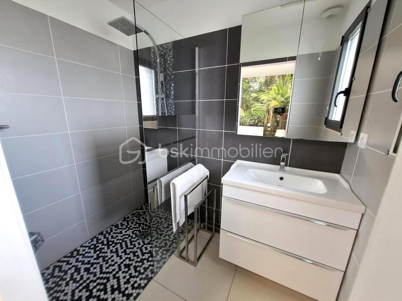 Maison traditionnelle - 156 m² - 6 pièces