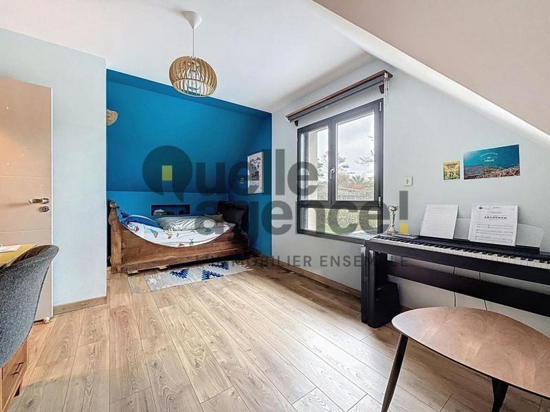 Maison - 180 m² - 7 pièces