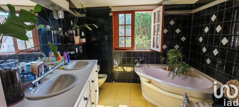 Maison - 348 m² - 10 pièces