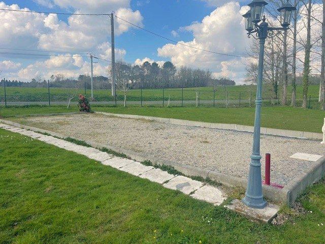 Maison - 262 m² - 7 pièces