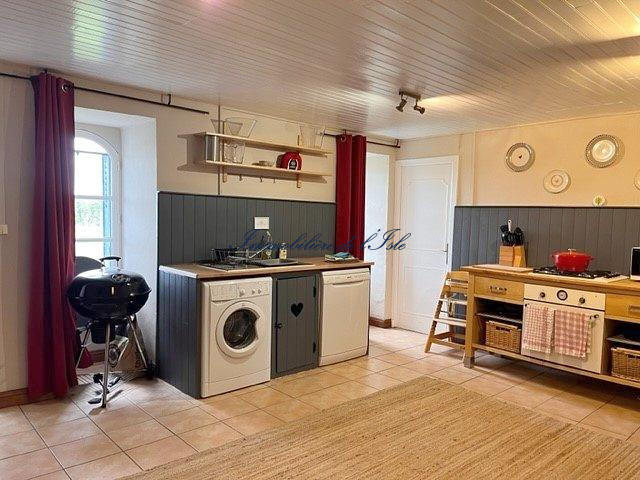 Maison - 347 m² - 11 pièces