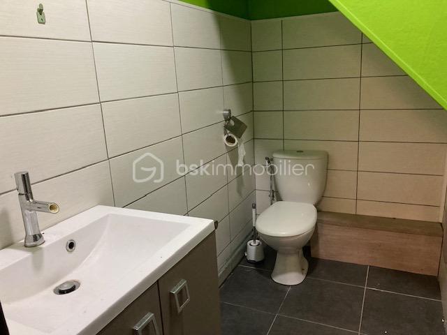 Local commercial - 133 m² - 7 pièces