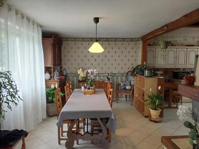 Maison - 92 m² - 5 pièces