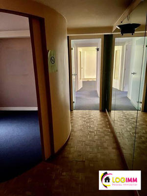 Bureau - 100 m² - 5 pièces