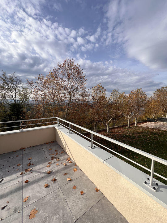 Appartement - 80 m² - 4 pièces