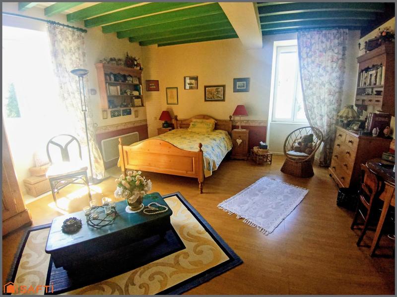 Maison - 246 m² - 7 pièces