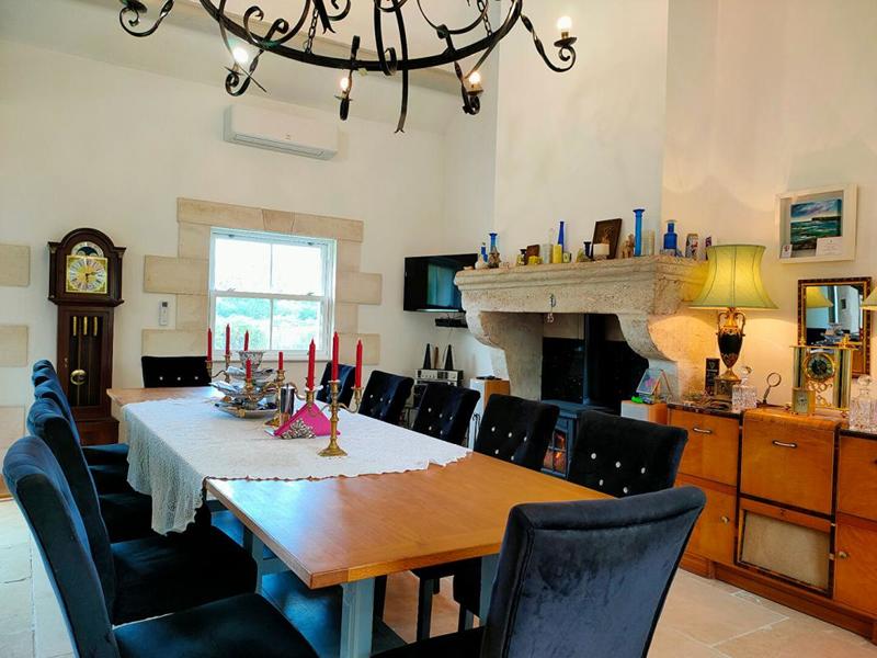 Propriété - 280 m² - 10 pièces