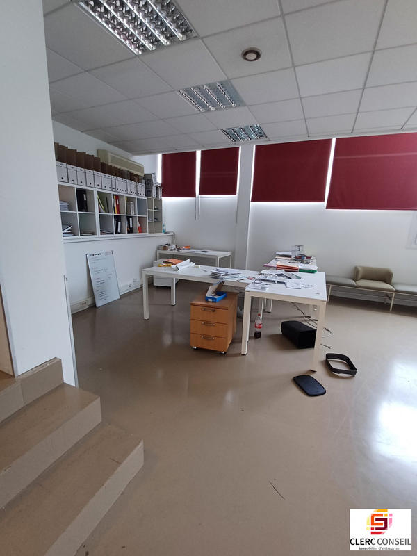 Bureau - 548 m²
