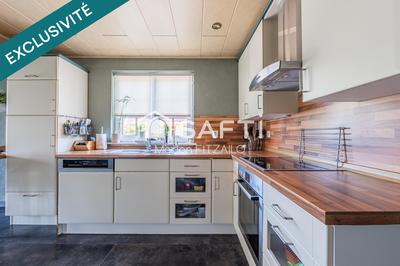 Maison - 221 m² - 5 pièces