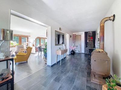 Maison - 226 m² - 8 pièces