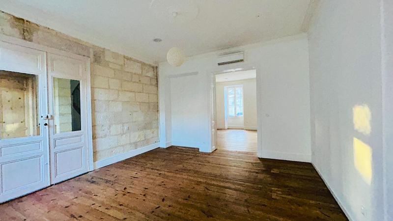 Appartement - 64 m² - 2 pièces