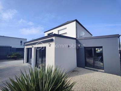 Maison - 152 m² - 6 pièces