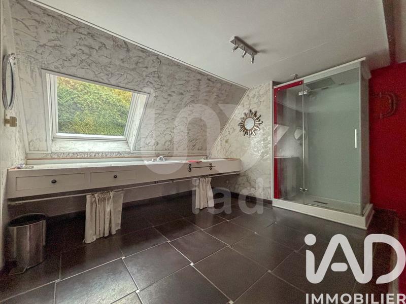 Maison de ville - 239 m² - 9 pièces