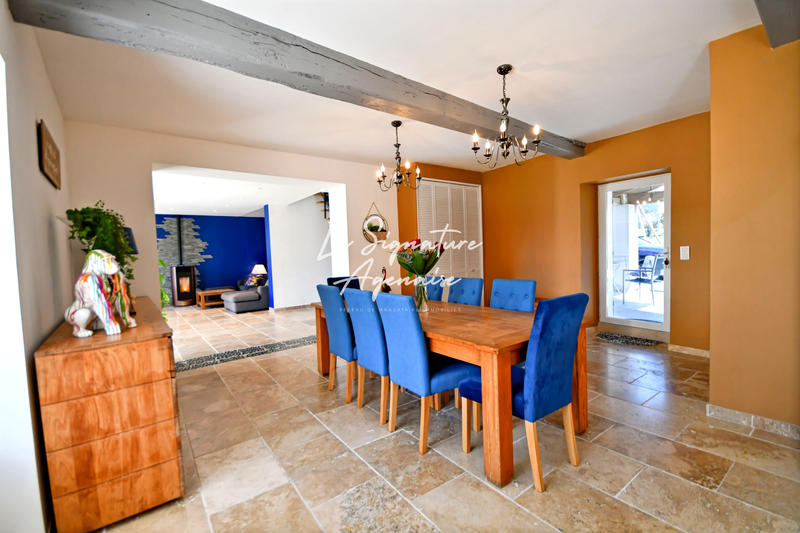 Propriété - 480 m² - 6 pièces