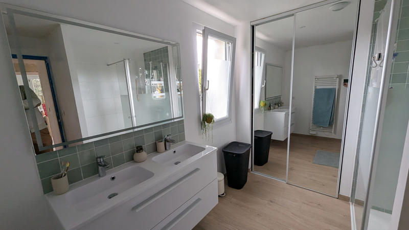 Maison - 202 m² - 8 pièces