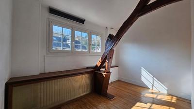 Propriété - 253 m² - 10 pièces