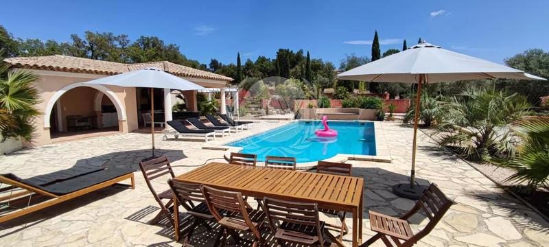 Maison - 290 m² - 8 pièces