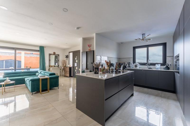 Maison - 120 m² - 4 pièces