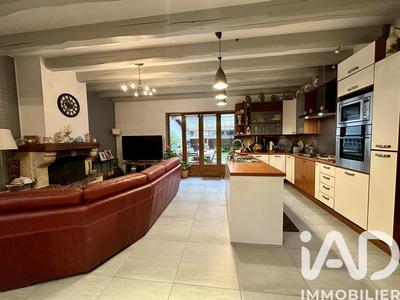 Maison - 177 m² - 6 pièces