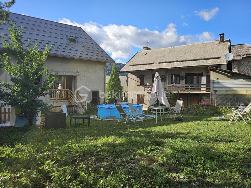 Maison de village - 252 m² - 8 pièces