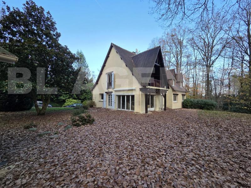 Maison - 213 m² - 7 pièces