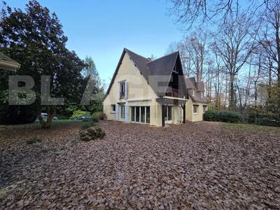 Maison - 213 m² - 7 pièces