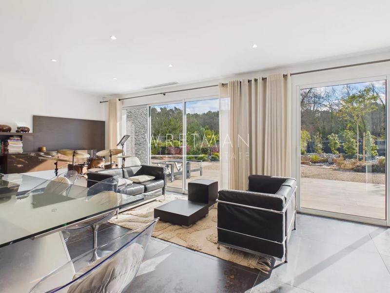 Villa - 203 m² - 5 pièces