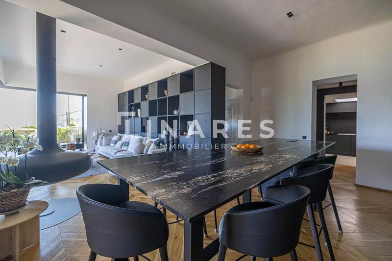 Villa - 250 m² - 5 pièces