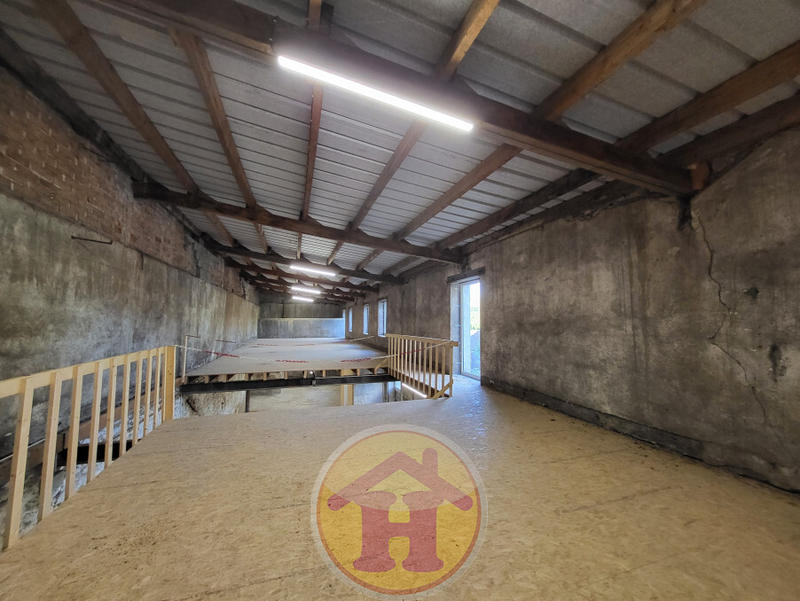 Local commercial - 260 m² - 1 pièce