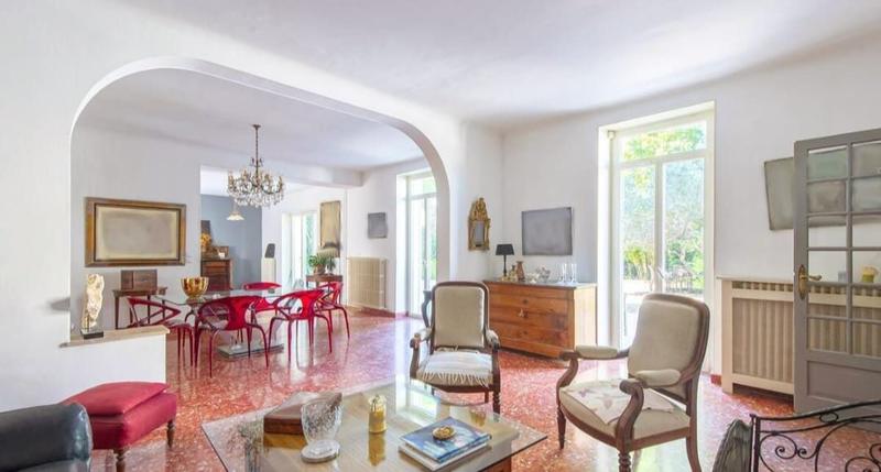 Maison - 295 m² - 12 pièces