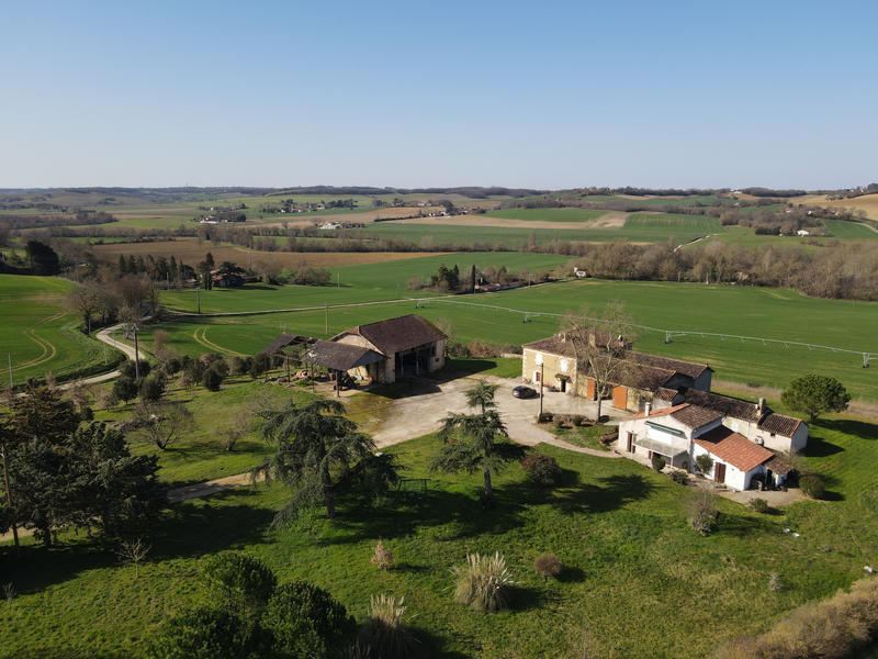 Maison - 533 m² - 20 pièces