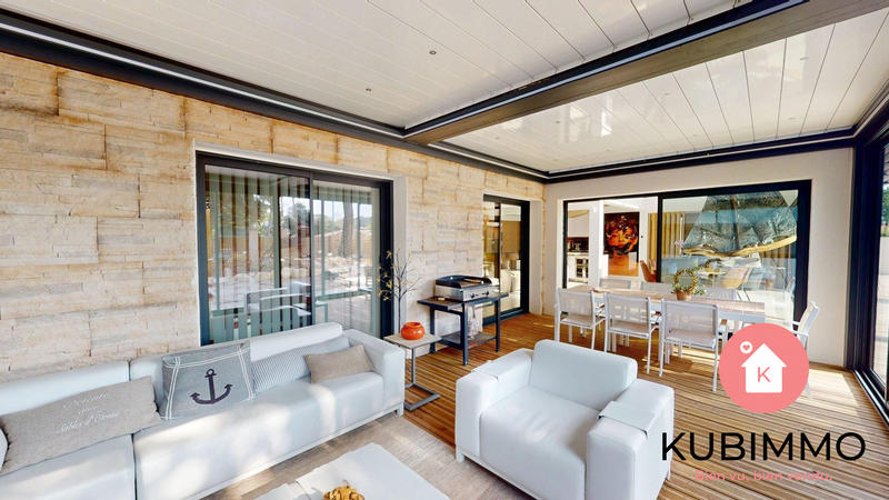 Maison - 207 m² - 6 pièces