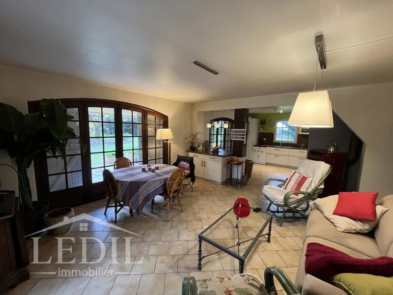 Maison - 224 m² - 6 pièces