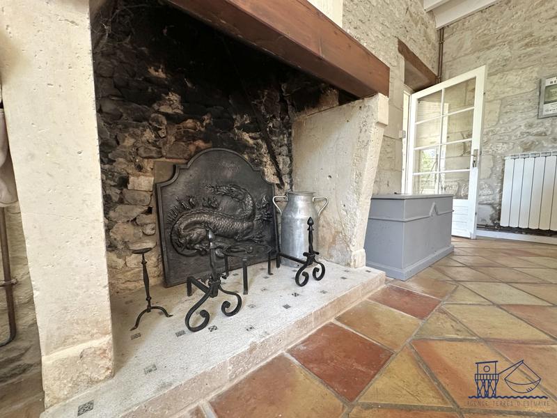 Maison ancienne - 212 m² - 6 pièces