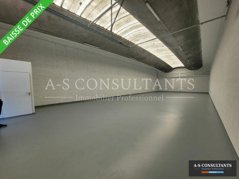 Entrepôt - 205 m²