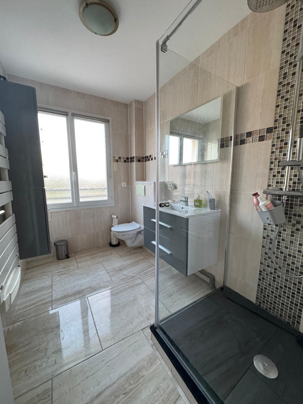 Maison - 121 m² - 6 pièces