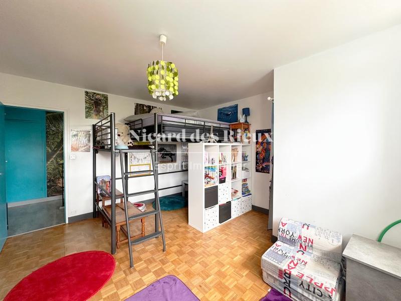 Maison - 201 m² - 7 pièces