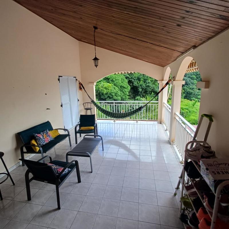 Maison - 250 m² - 8 pièces