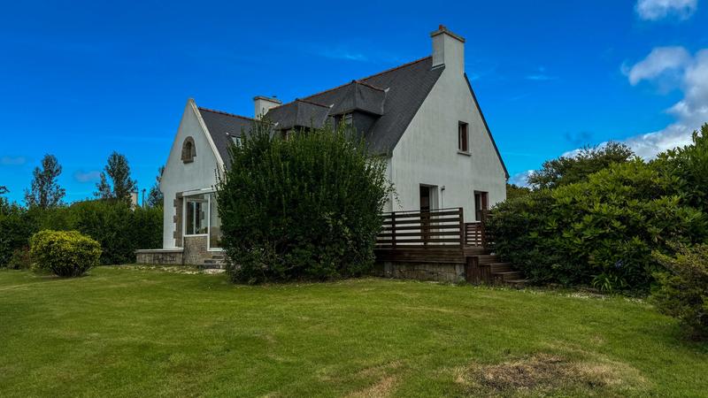 Maison traditionnelle - 144 m² - 7 pièces