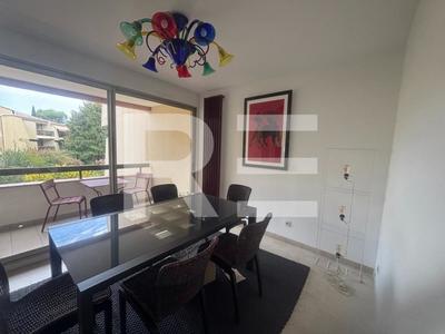 Appartement - 80 m² - 3 pièces