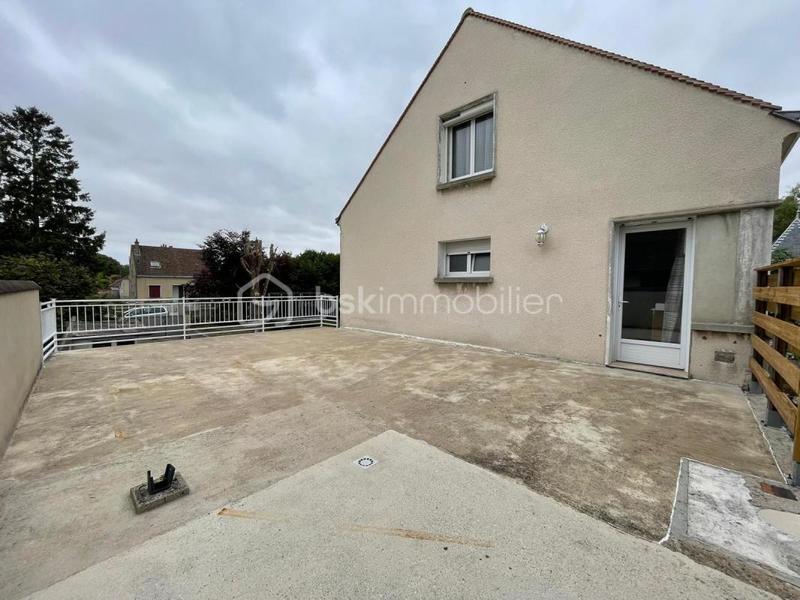 Maison - 168 m² - 8 pièces