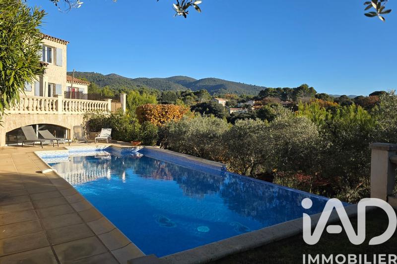 Maison - 182 m² - 7 pièces