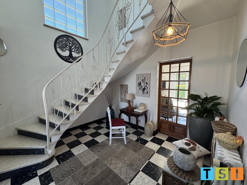 Maison - 148 m² - 6 pièces