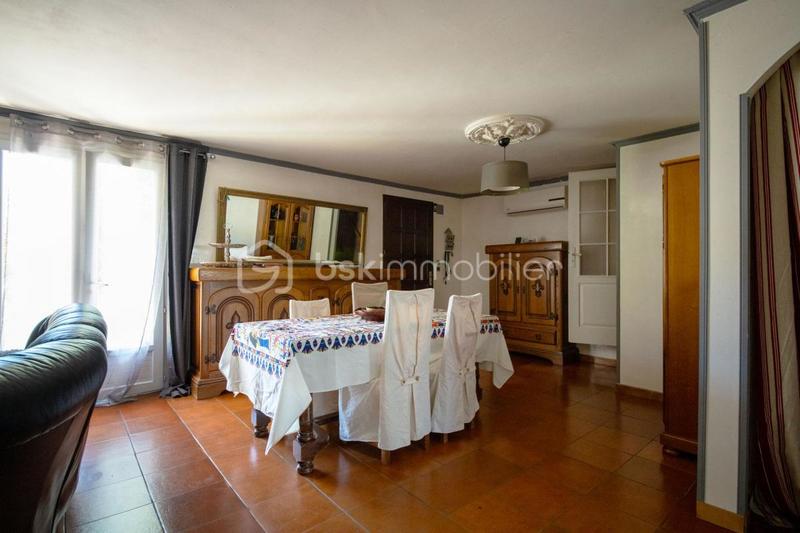 Villa - 153 m² - 9 pièces